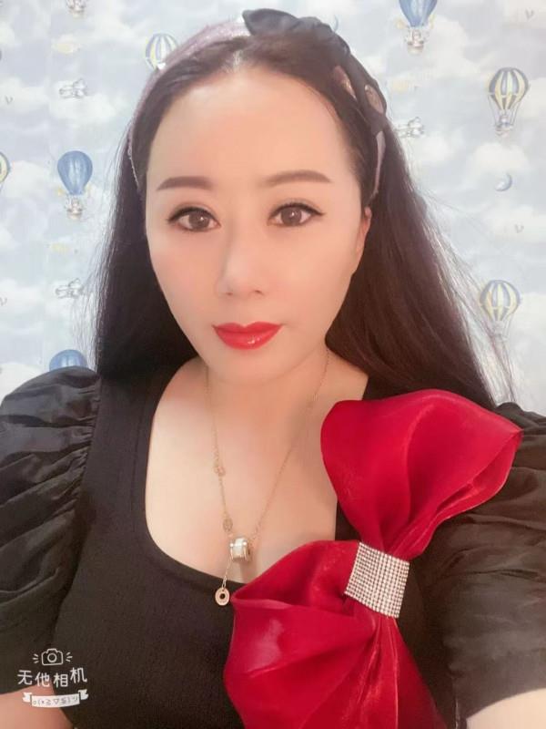 气质骚妇 第1张